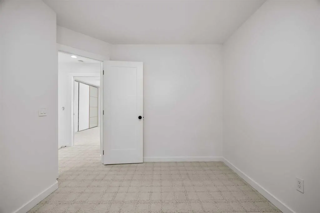 327 Canyon Close