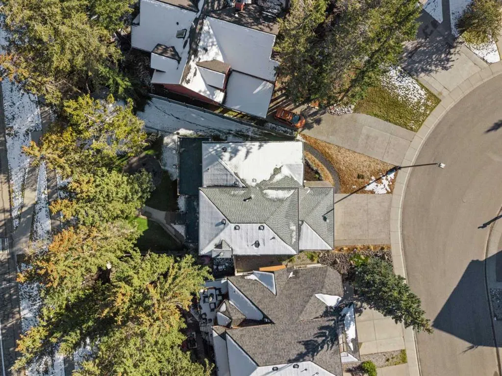 327 Canyon Close