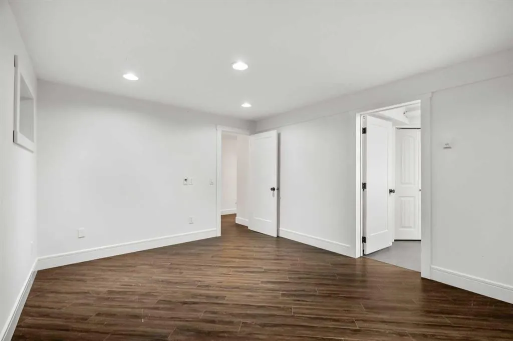 327 Canyon Close