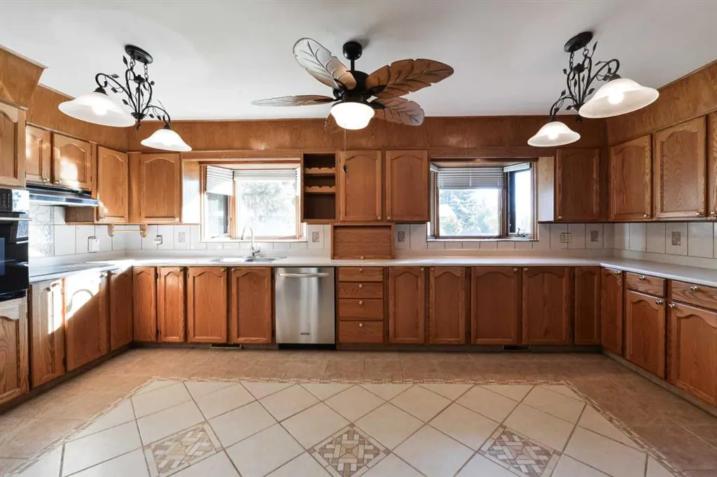87 Gladeview Crescent SW