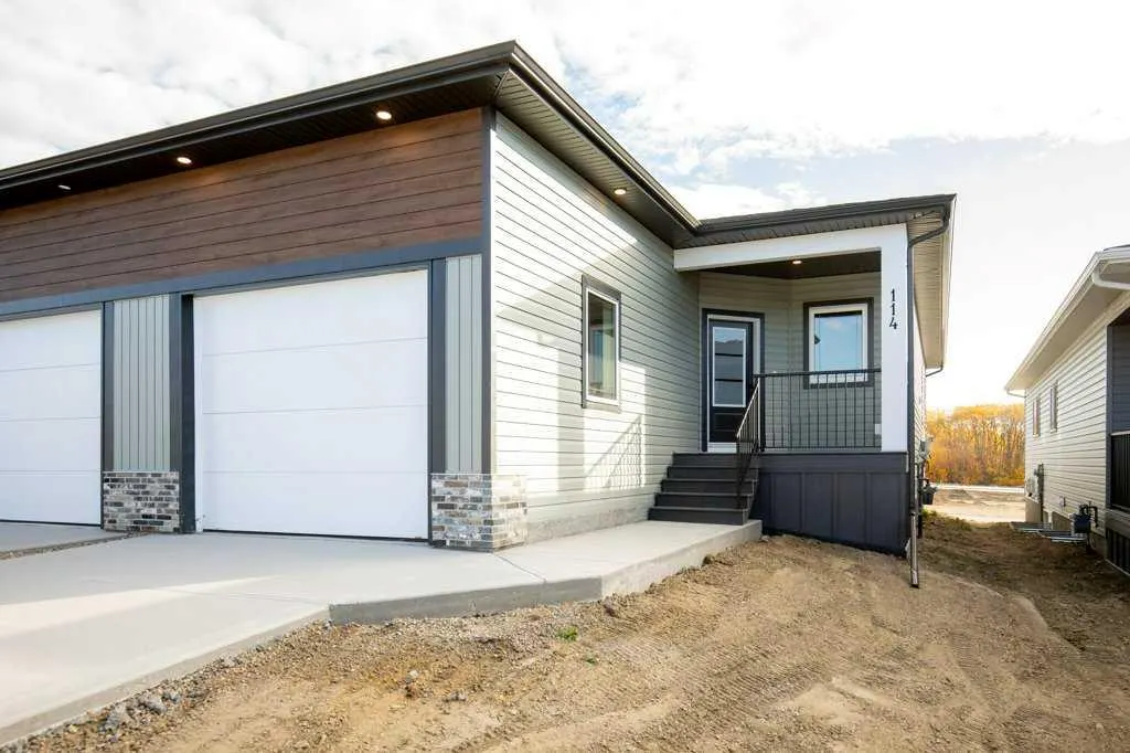 114 Gray Close