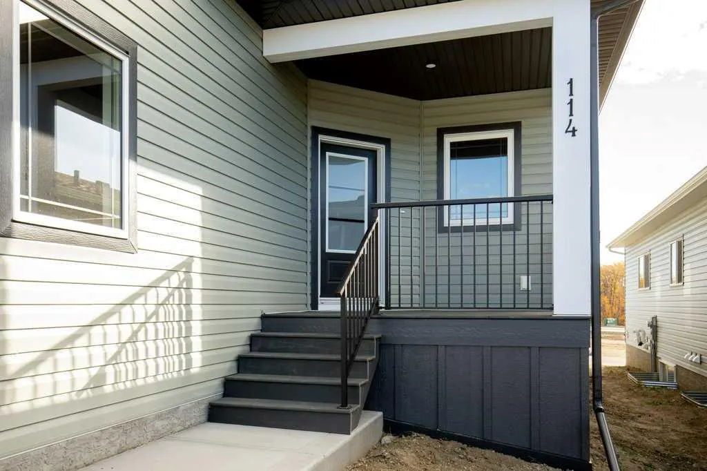 114 Gray Close