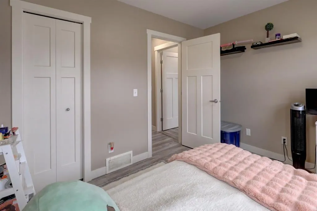 210 Skyview Ranch Grove NE