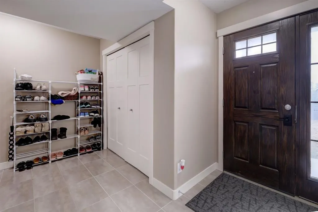 210 Skyview Ranch Grove NE