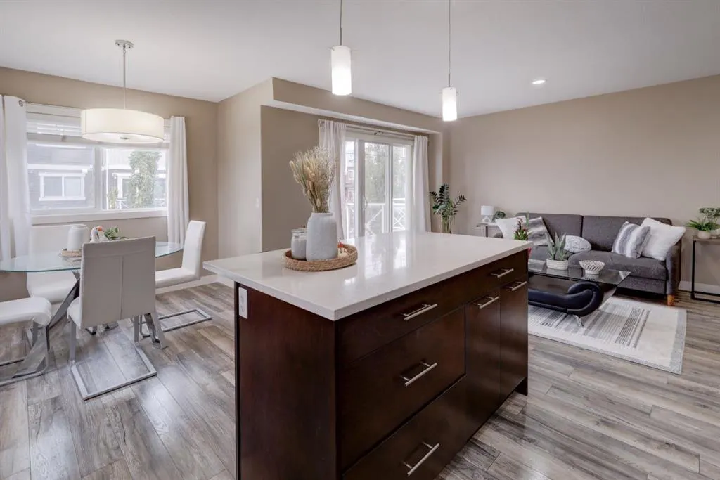 210 Skyview Ranch Grove NE
