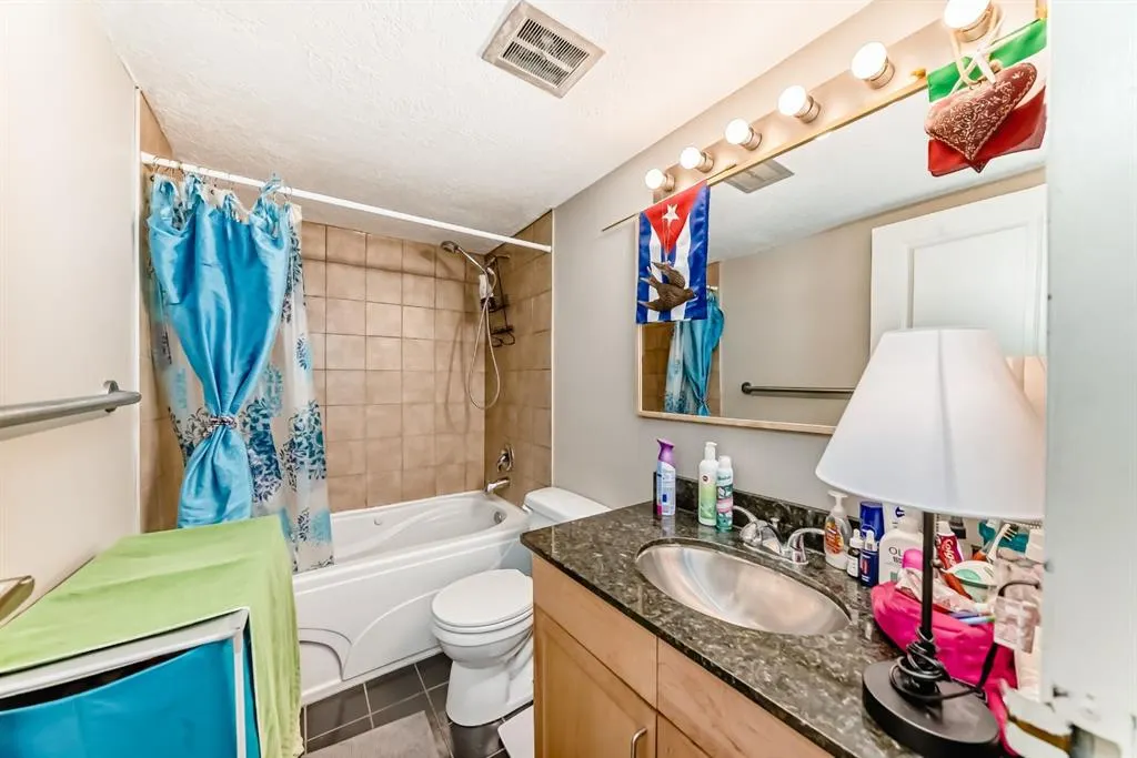 315 9A Street NW, #201