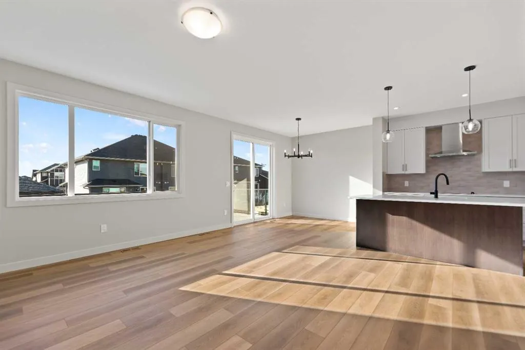 86 Emerson Crescent