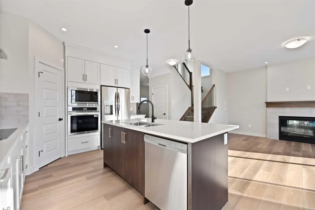 86 Emerson Crescent