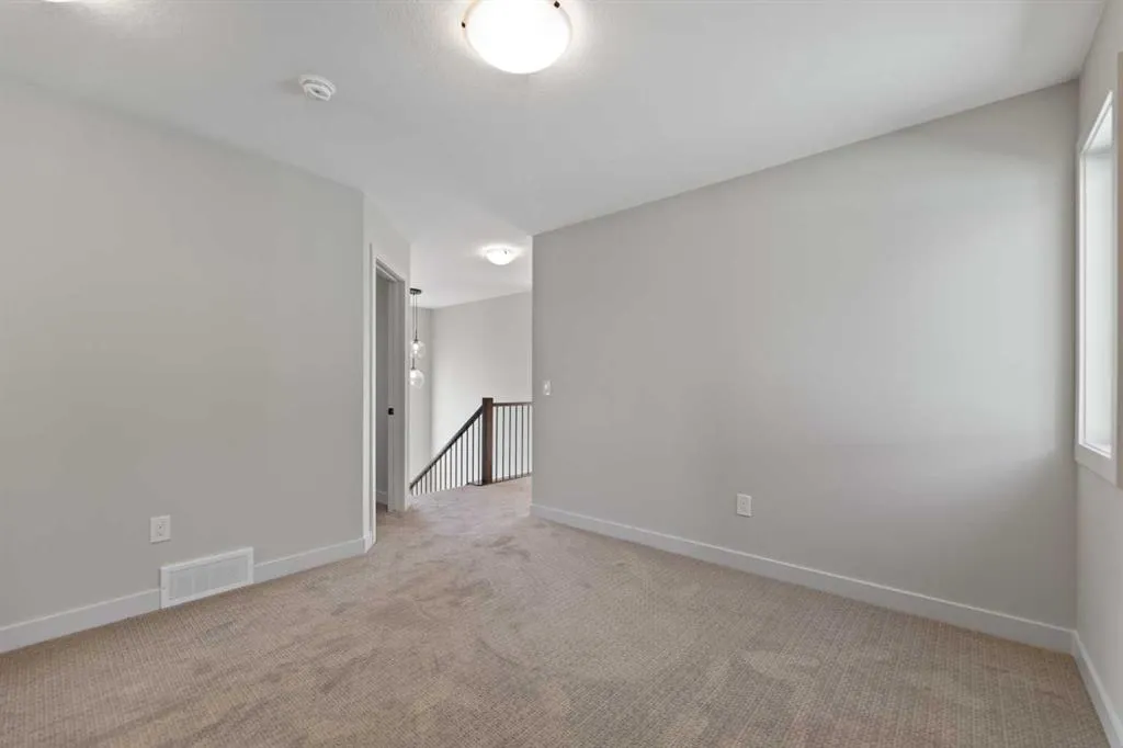 86 Emerson Crescent