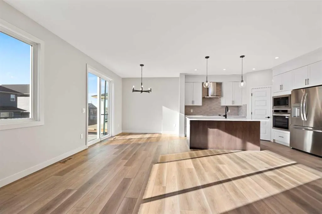 86 Emerson Crescent