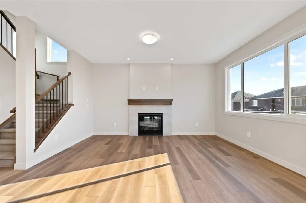 86 Emerson Crescent