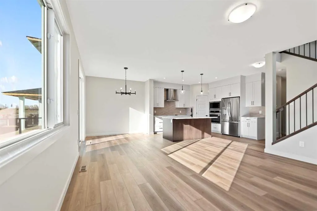 86 Emerson Crescent