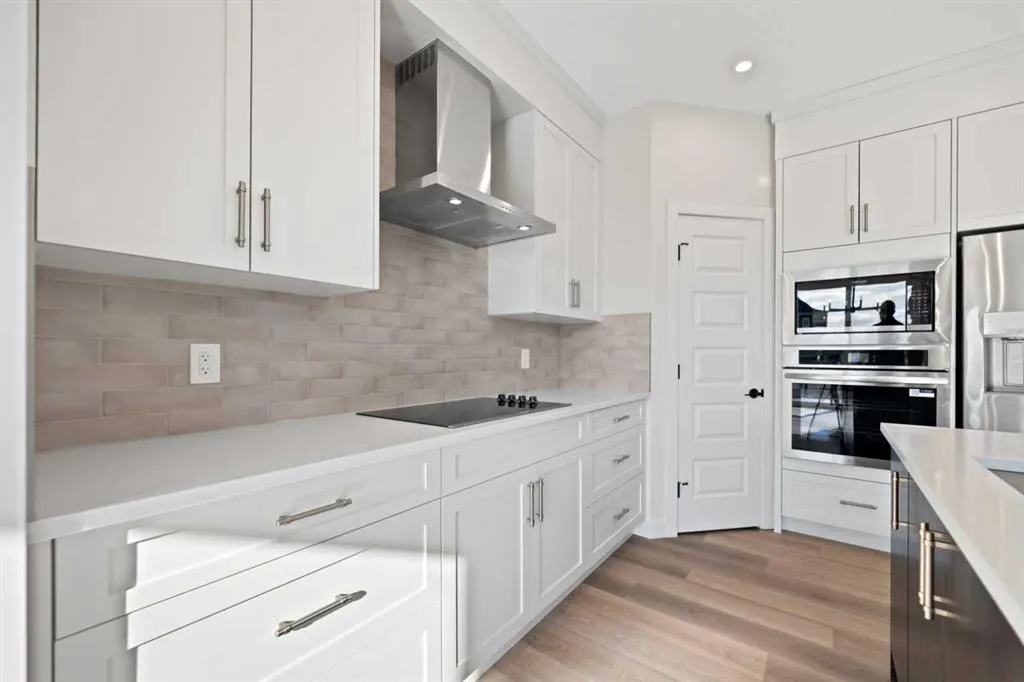 86 Emerson Crescent