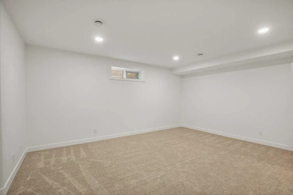116 Gray Close