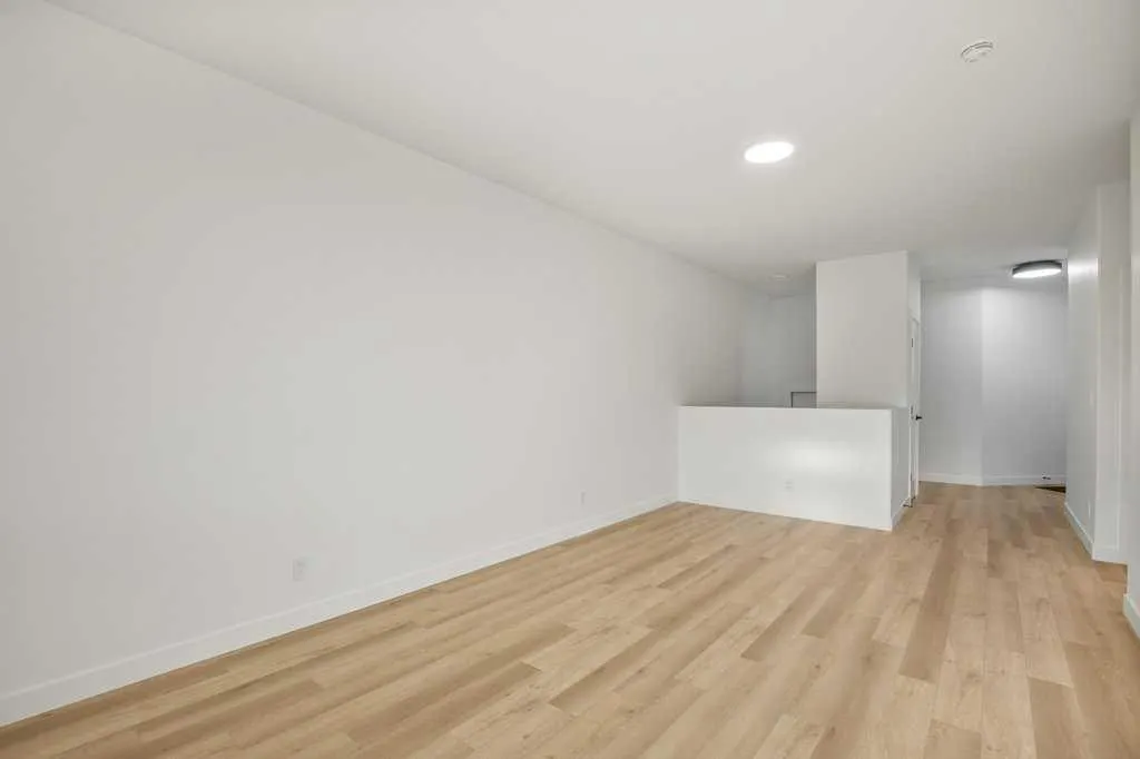 116 Gray Close