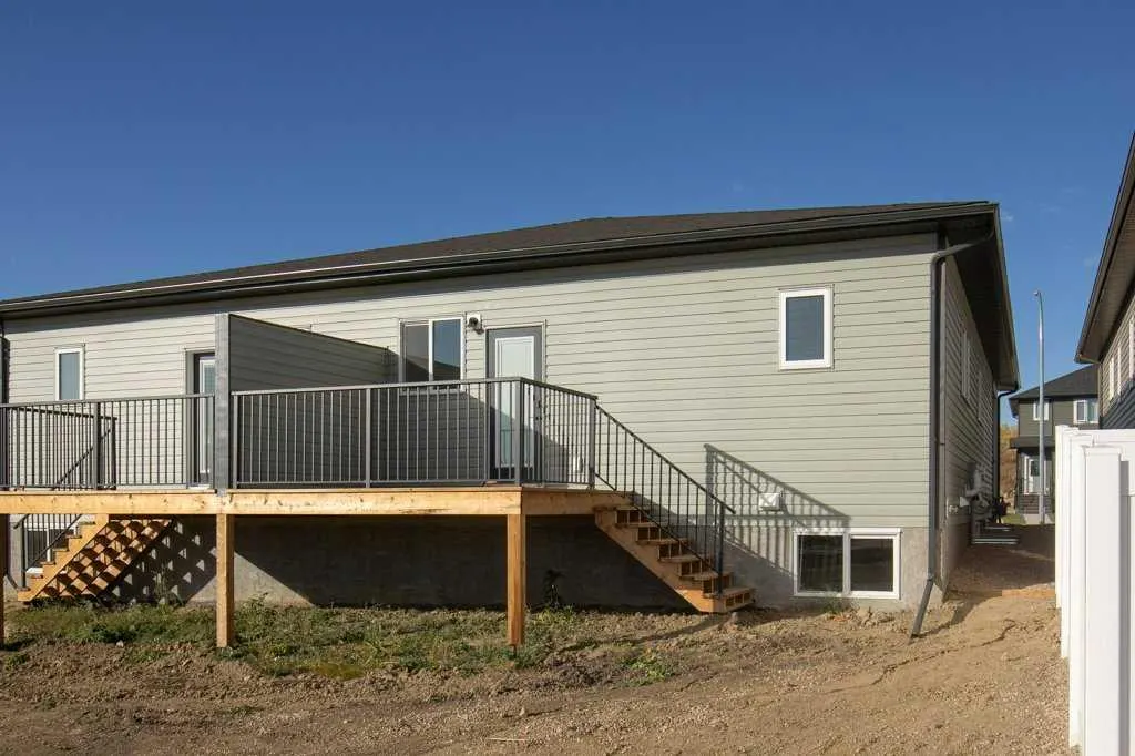 112 Gray Close