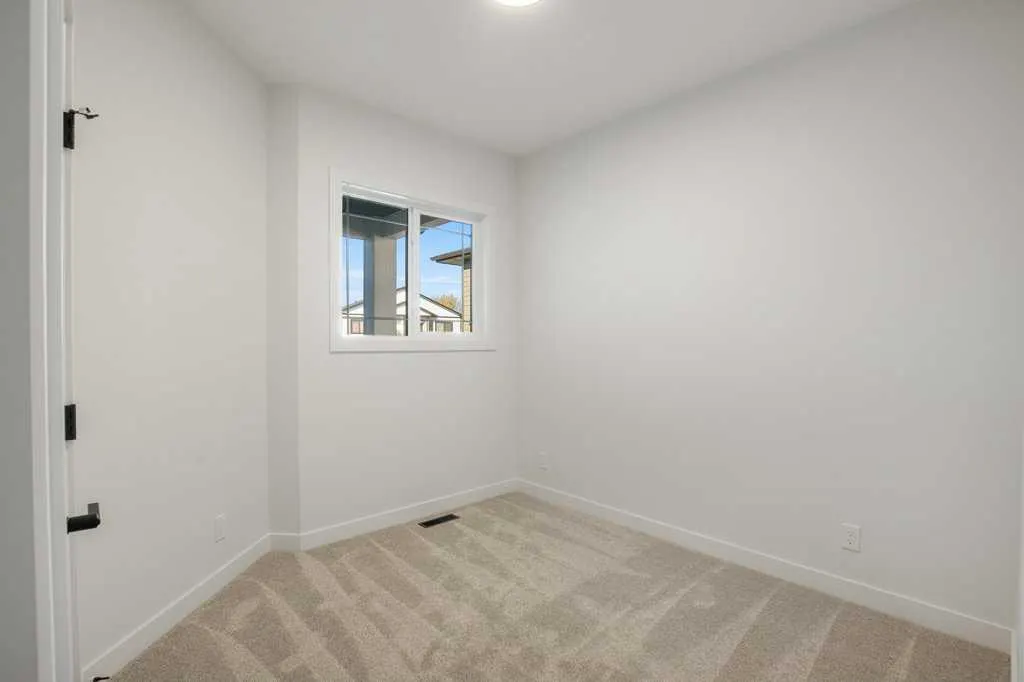 112 Gray Close