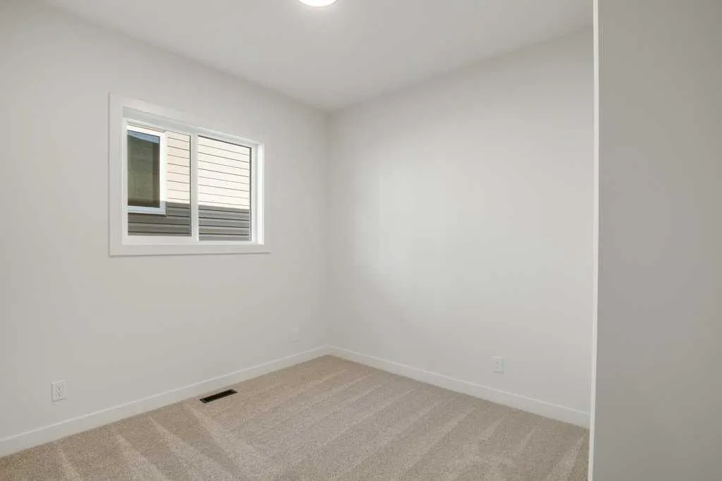 112 Gray Close