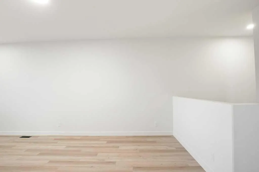 112 Gray Close