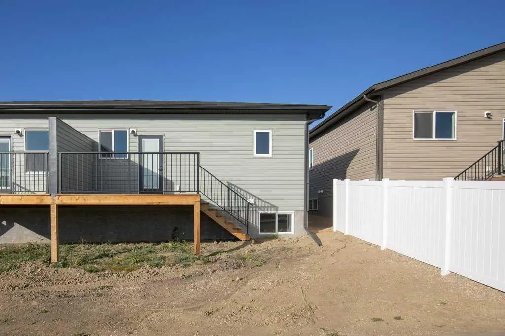 112 Gray Close