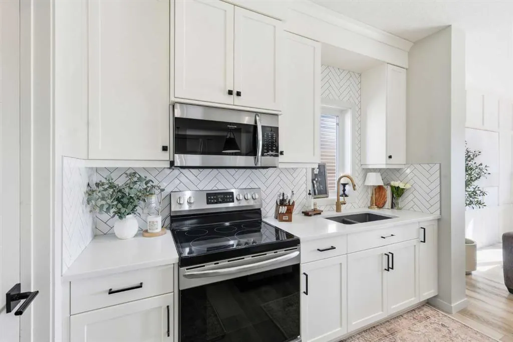 221 Wildrose Drive