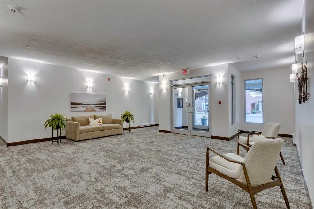 24 Hemlock Crescent SW, #2201