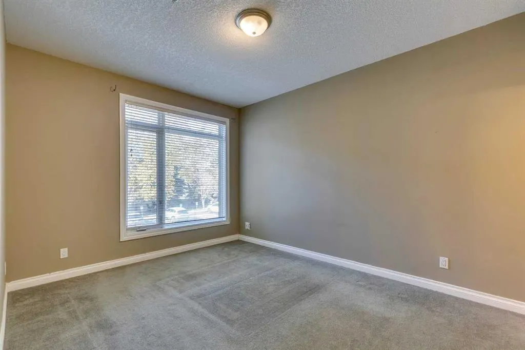 24 Hemlock Crescent SW, #2201