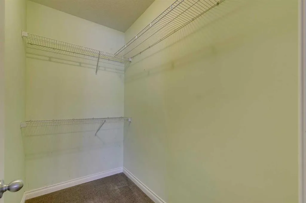24 Hemlock Crescent SW, #2201