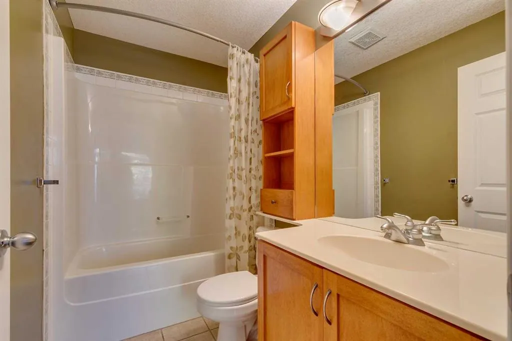 24 Hemlock Crescent SW, #2201