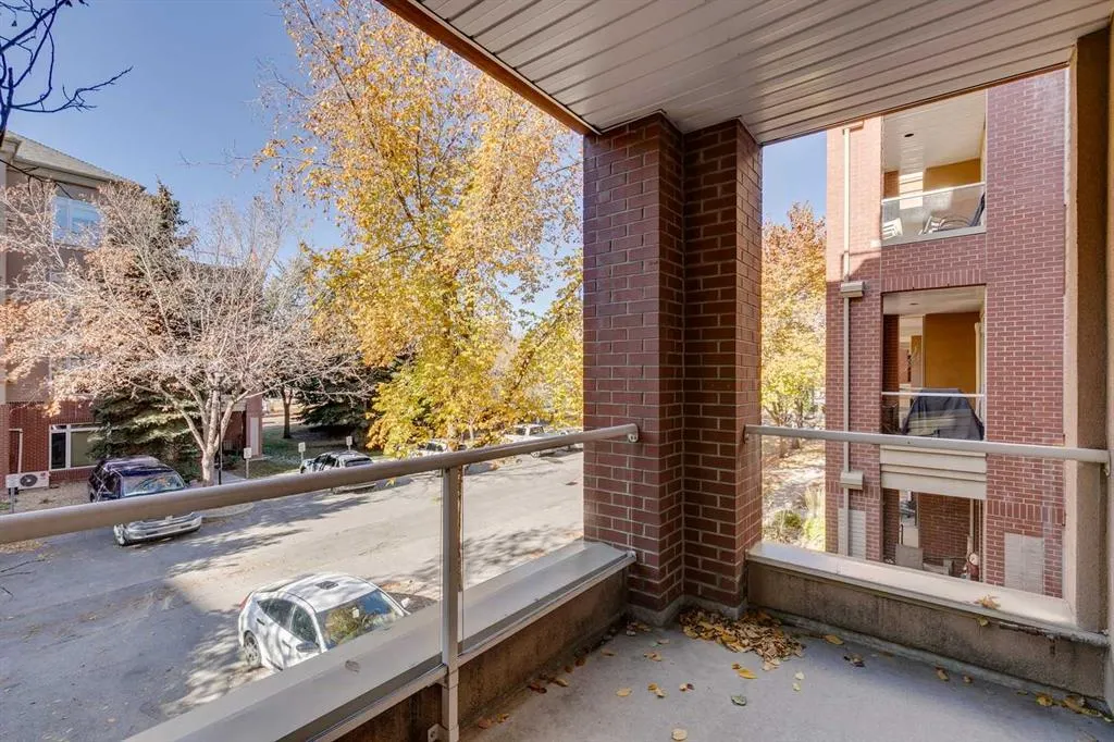 24 Hemlock Crescent SW, #2201