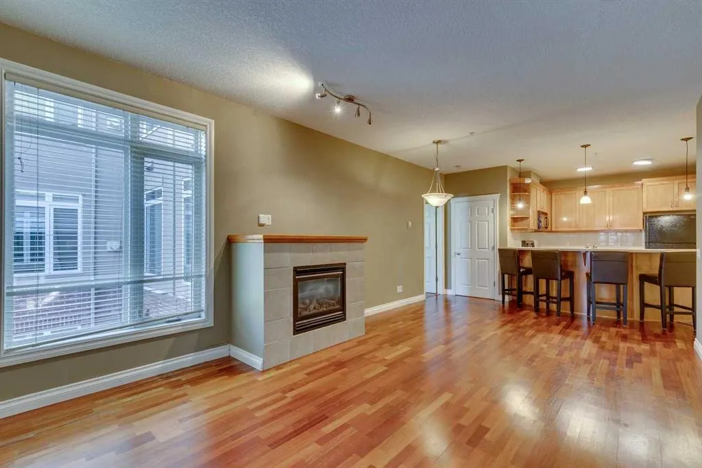 24 Hemlock Crescent SW, #2201