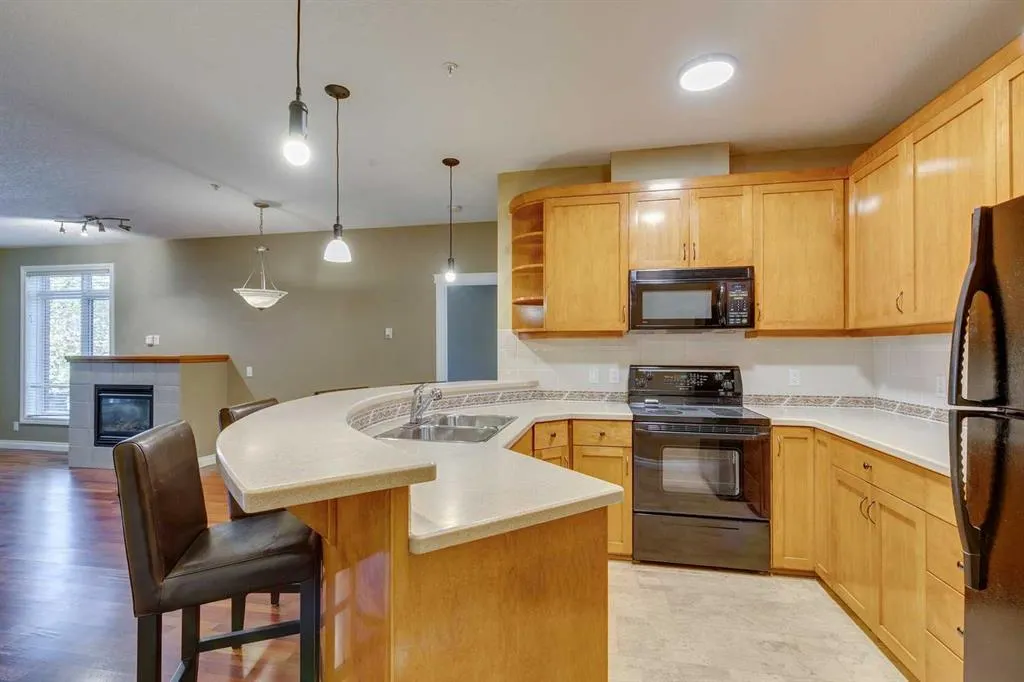 24 Hemlock Crescent SW, #2201