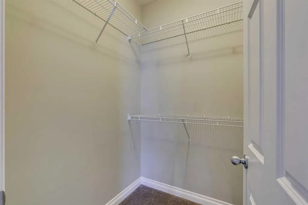 24 Hemlock Crescent SW, #2201