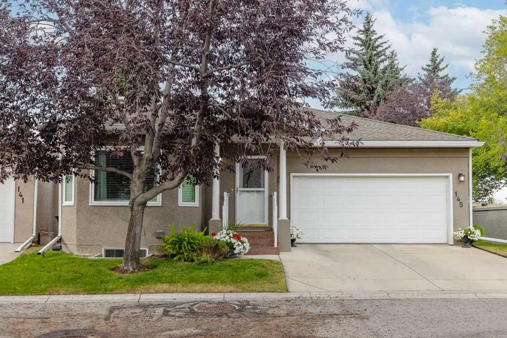 145 McKenzie Lake Gardens SE