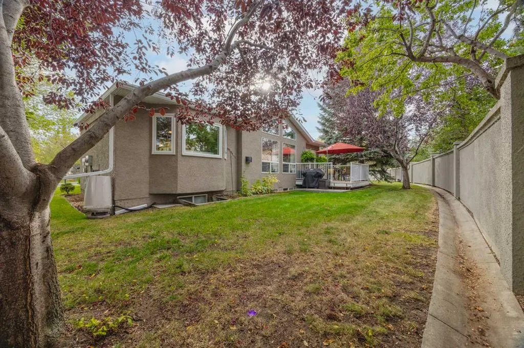 145 McKenzie Lake Gardens SE
