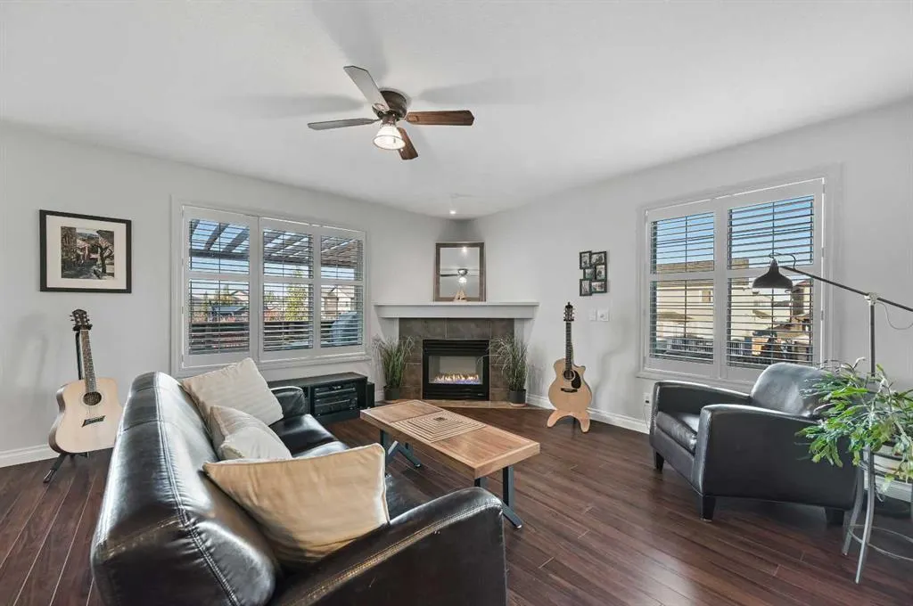 60 Canoe Cove SW