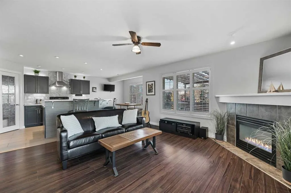 60 Canoe Cove SW