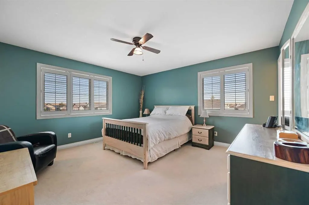 60 Canoe Cove SW