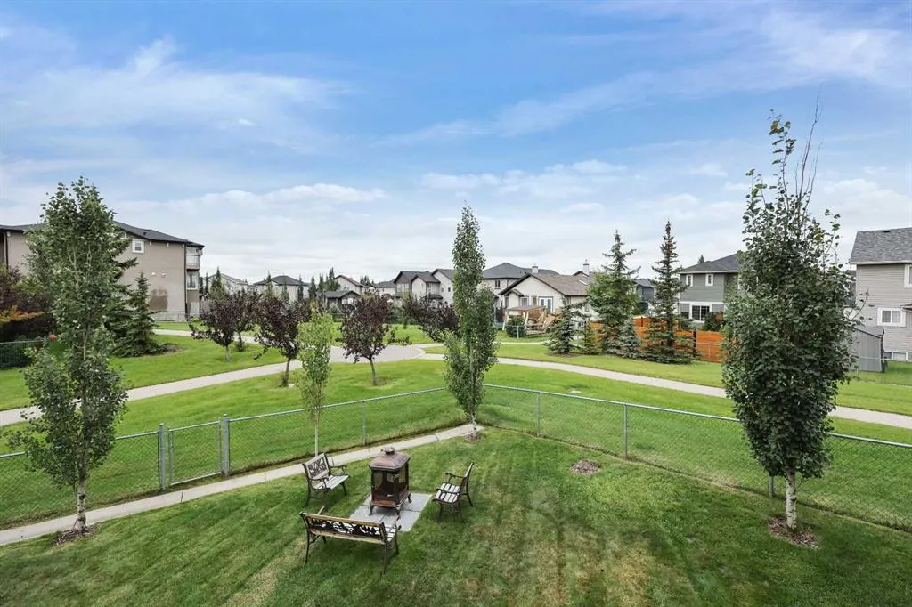 60 Canoe Cove SW