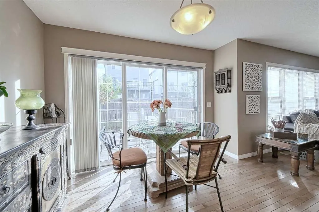 73 Everwoods Road SW