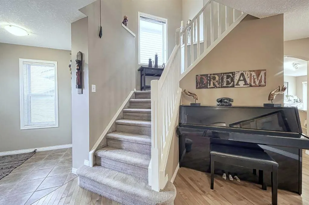 73 Everwoods Road SW
