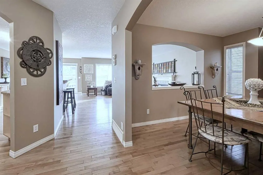 73 Everwoods Road SW