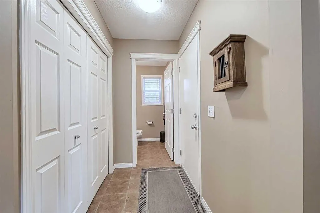 73 Everwoods Road SW