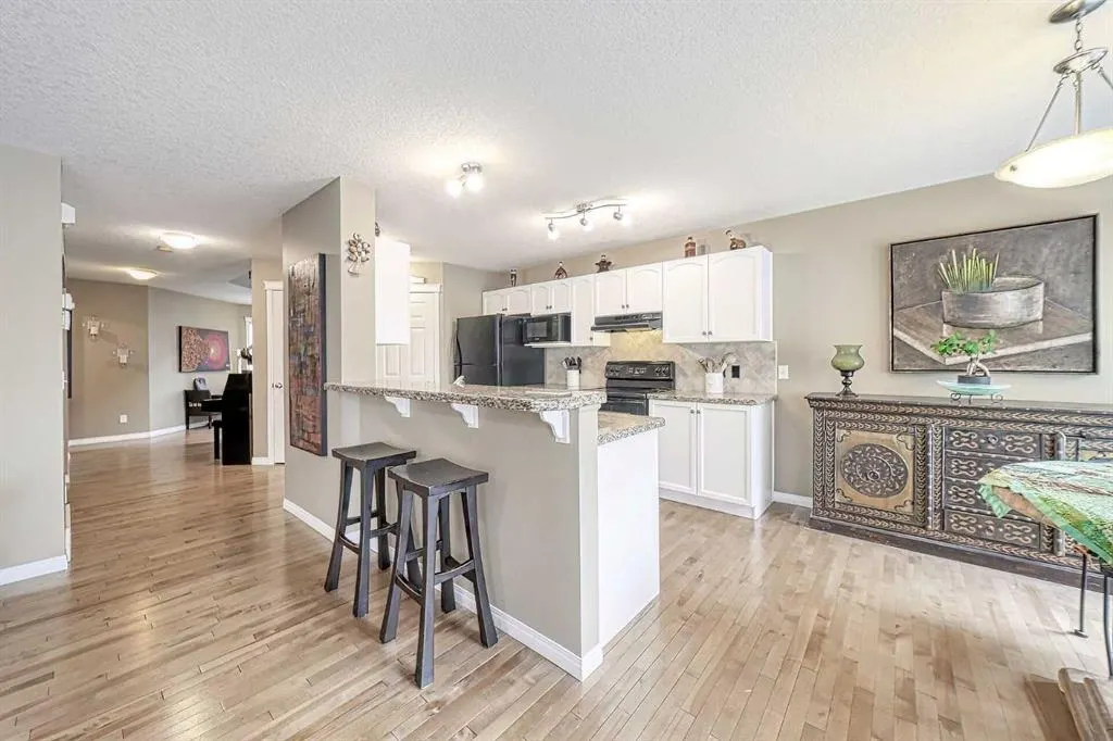 73 Everwoods Road SW
