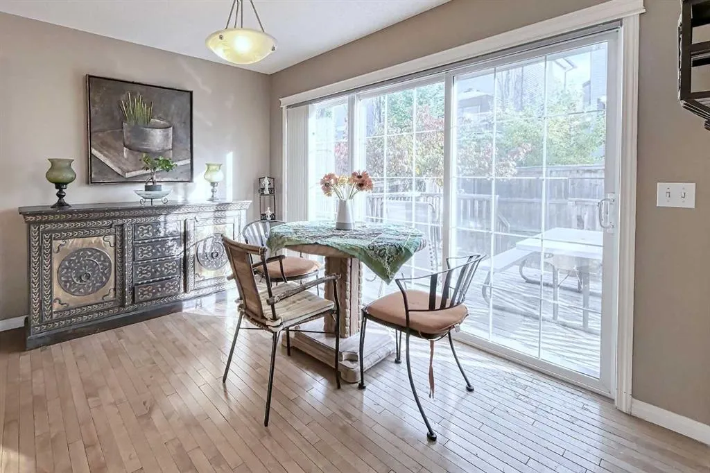 73 Everwoods Road SW
