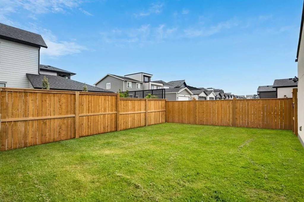 27 Bluerock Avenue SW