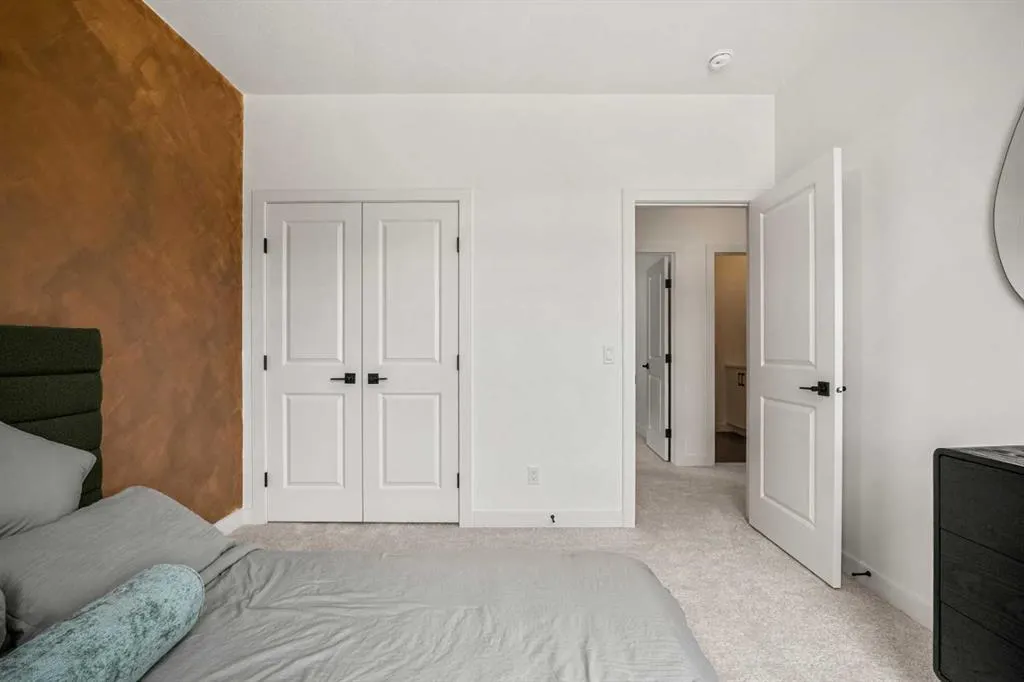 27 Bluerock Avenue SW