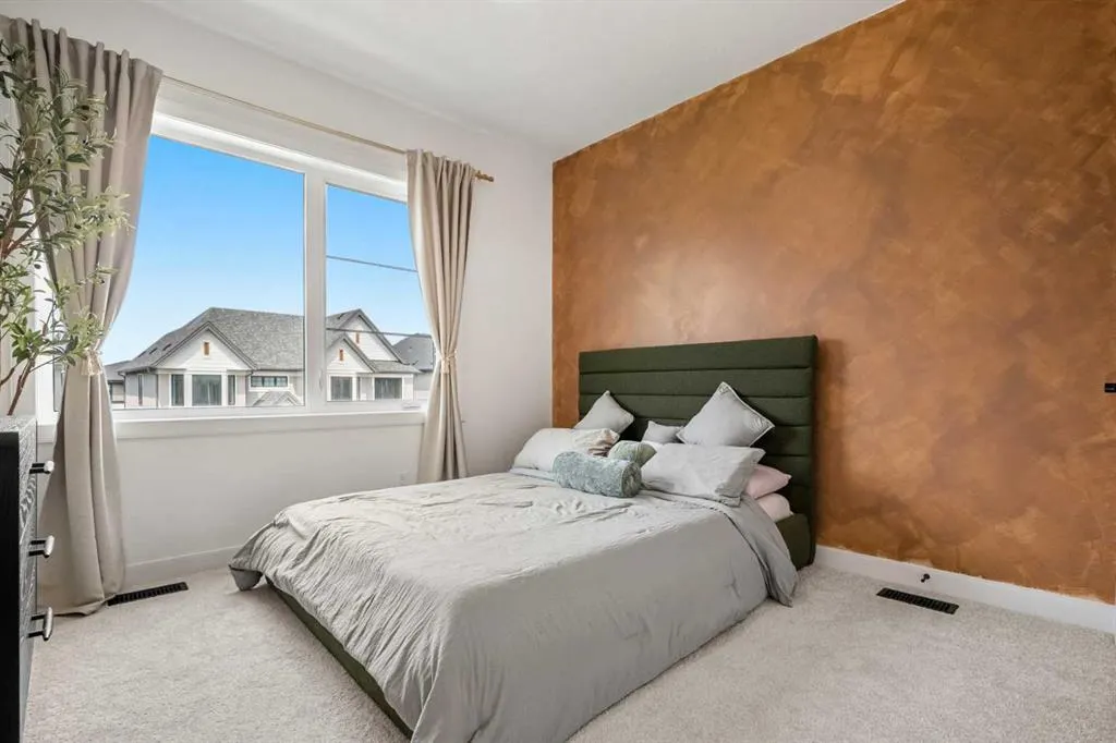 27 Bluerock Avenue SW