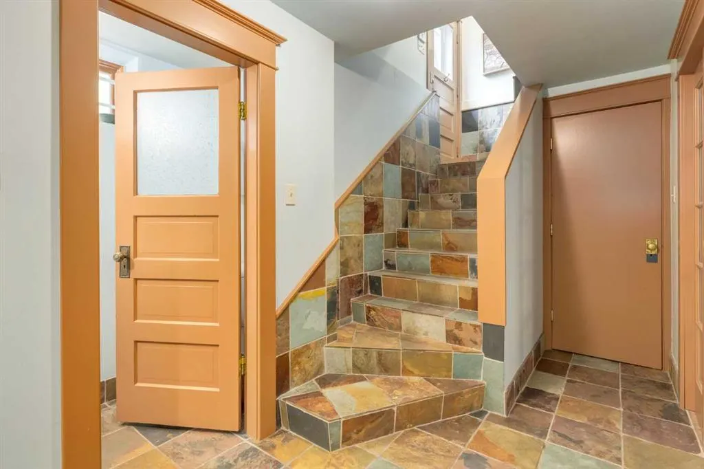 2209 Carleton Street SW