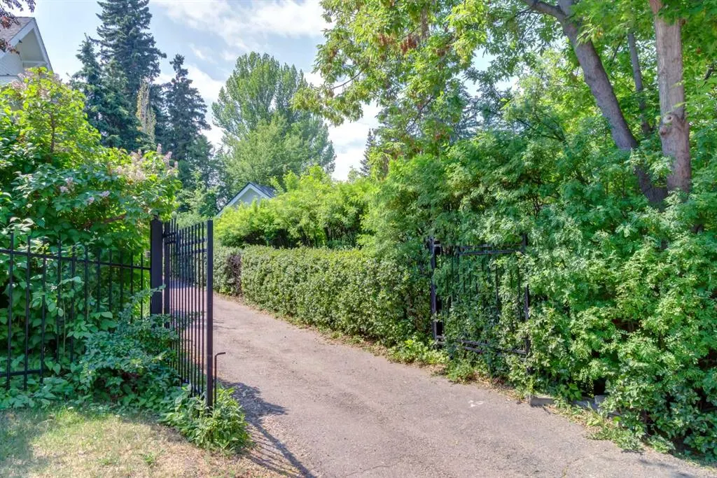 2209 Carleton Street SW